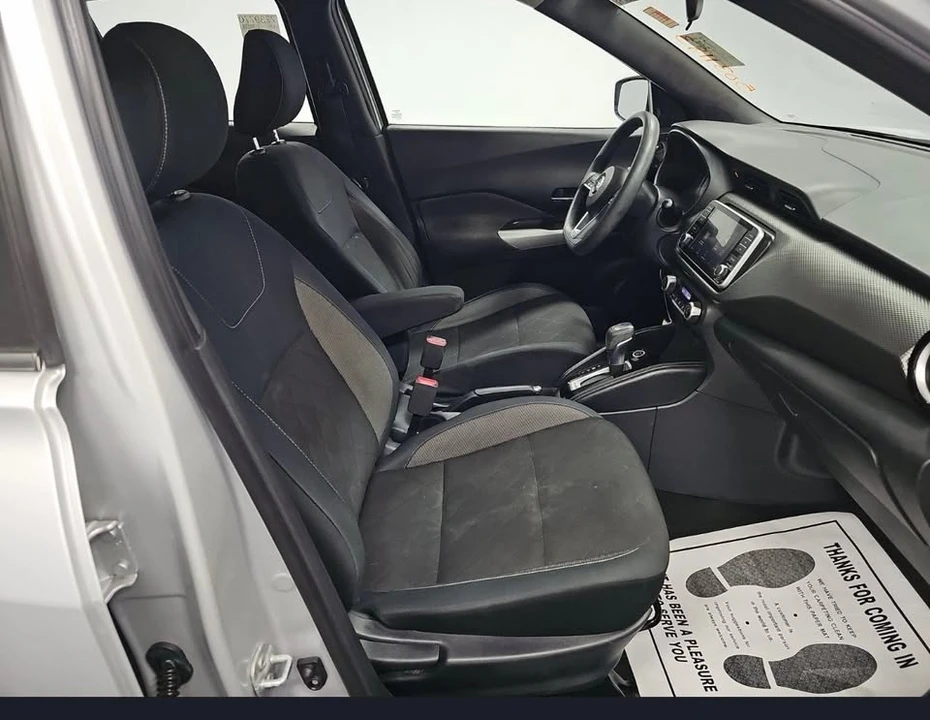 2020 Nissan Kicks - Image 8 of 19