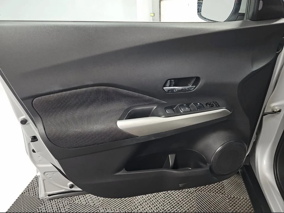 2020 Nissan Kicks - Image 9 of 19