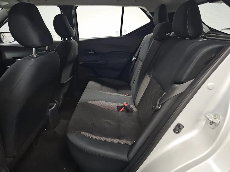 2020 Nissan Kicks - Image 13 of 19