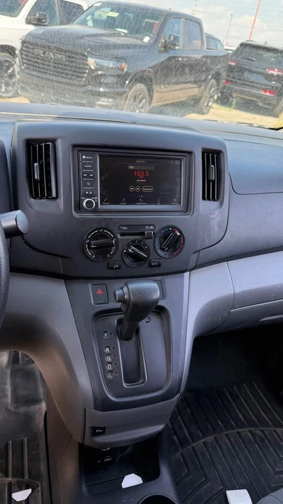 2020 Nissan NV - Image 10 of 11