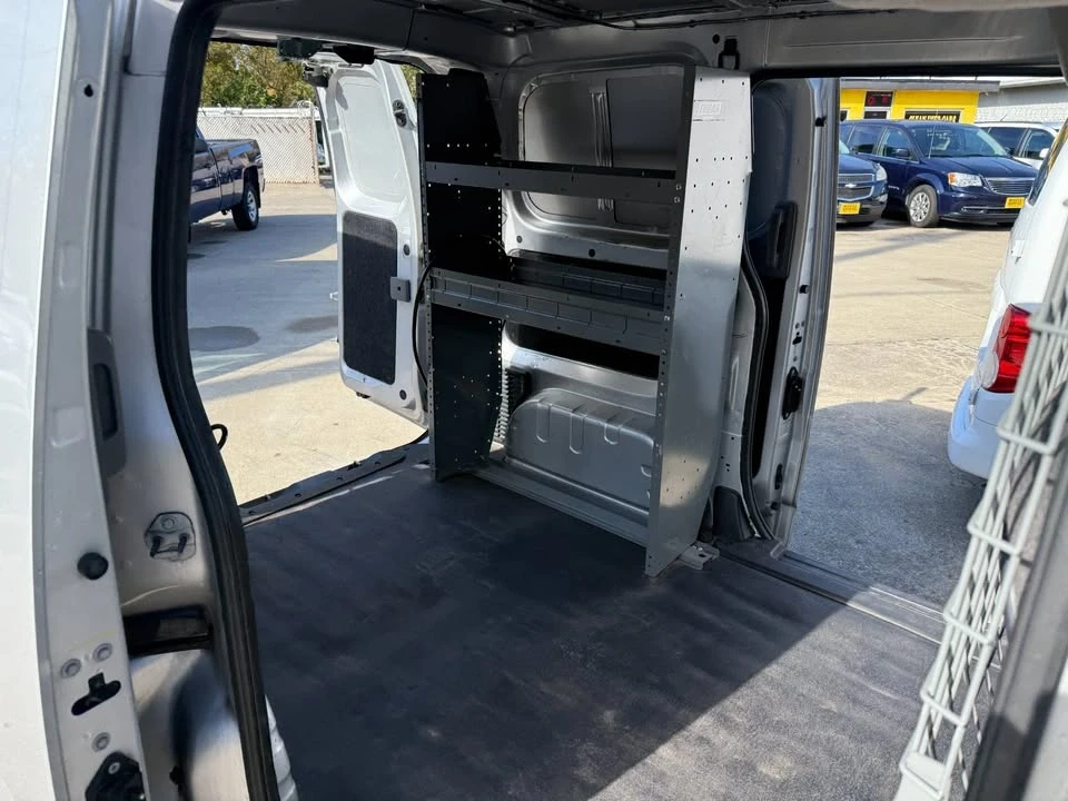 2020 Nissan NV - Image 18 of 20