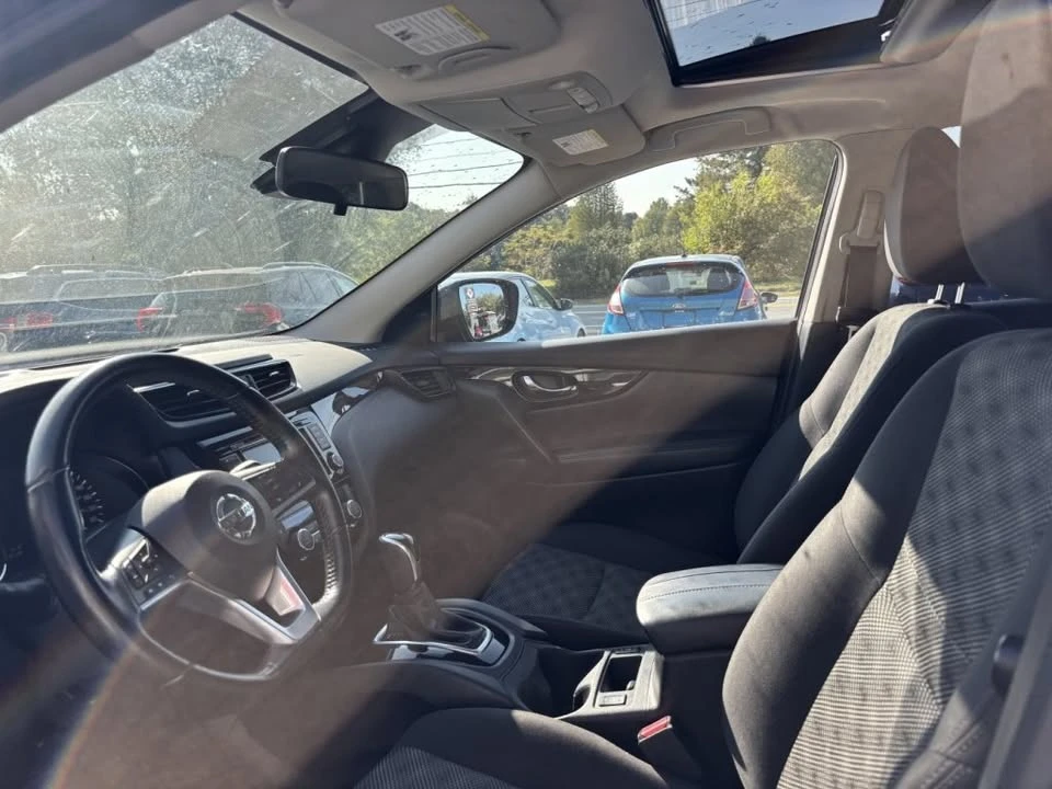 2020 Nissan Rogue - Image 2 of 8