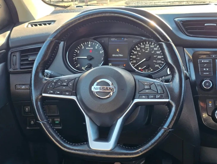 2020 Nissan Rogue - Image 11 of 14