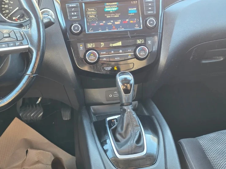 2020 Nissan Rogue - Image 13 of 14