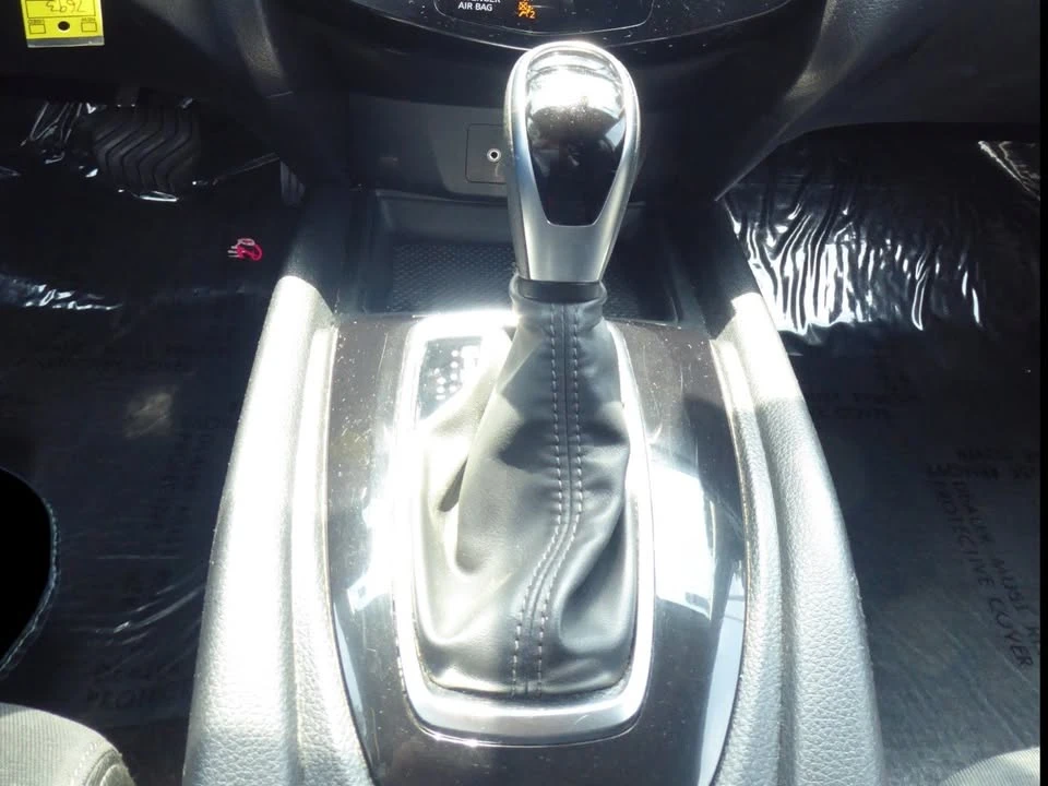 2020 Nissan Rogue - Image 14 of 20