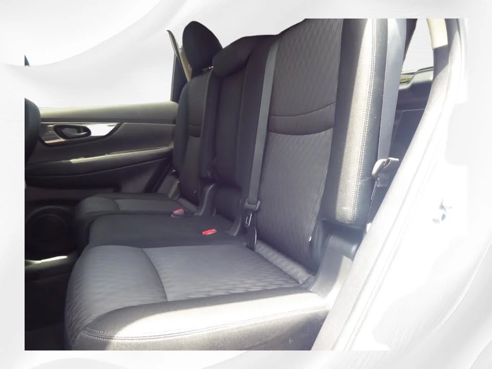 2020 Nissan Rogue - Image 17 of 20