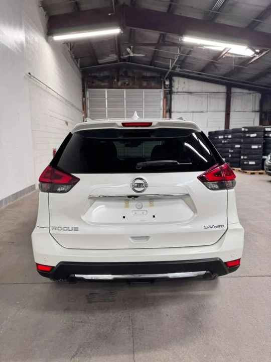 2020 Nissan Rogue - Image 11 of 13