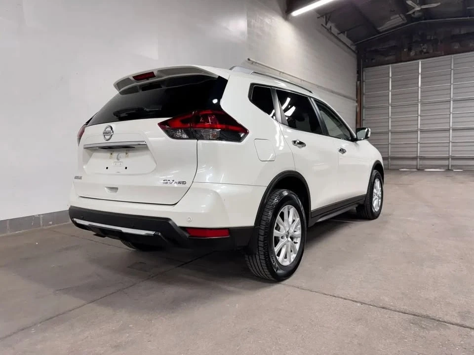 2020 Nissan Rogue - Image 3 of 13