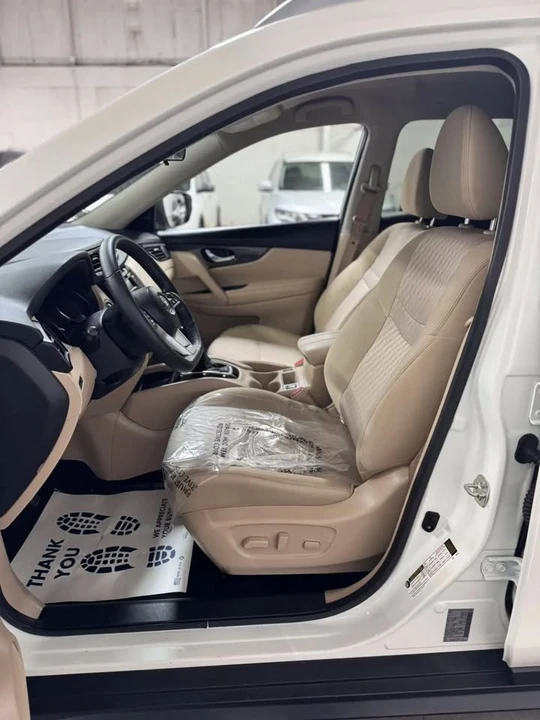 2020 Nissan Rogue - Image 6 of 13