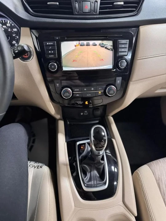 2020 Nissan Rogue - Image 9 of 13