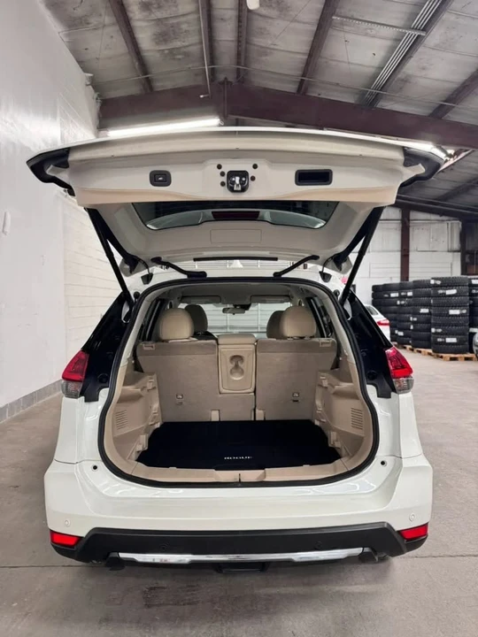 2020 Nissan Rogue - Image 12 of 13