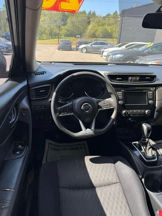 2020 Nissan Rogue - Image 4 of 9