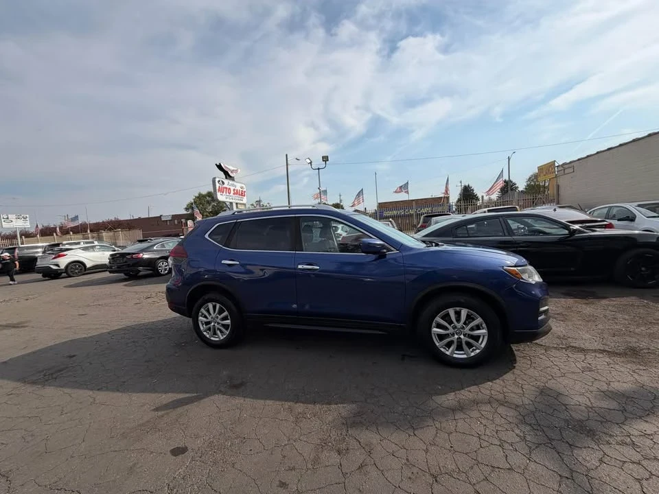 2020 Nissan Rogue - Image 3 of 11