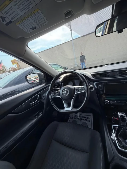 2020 Nissan Rogue - Image 4 of 11