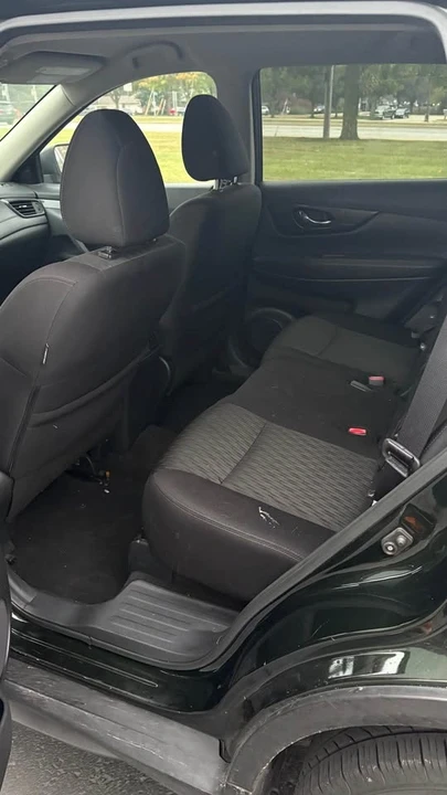 2020 Nissan Rogue - Image 10 of 15
