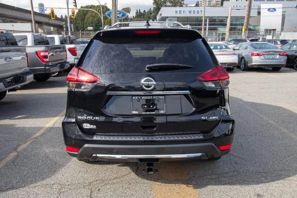 2020 Nissan Rogue - Image 3 of 17