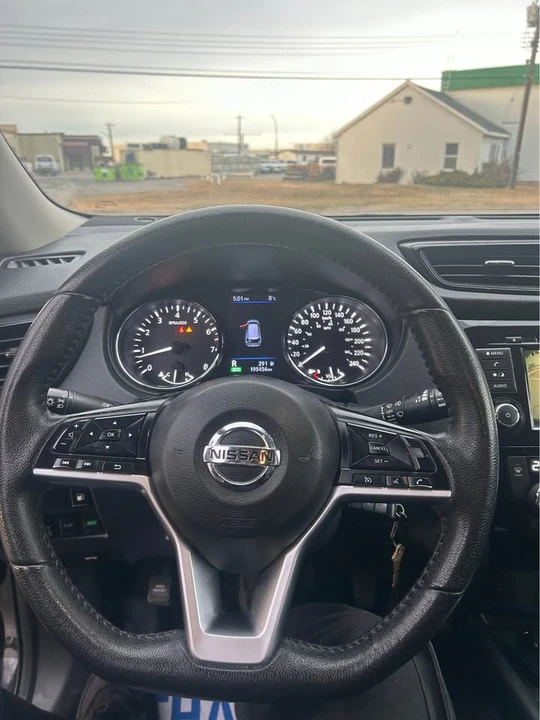 2020 Nissan Rogue - Image 12 of 13