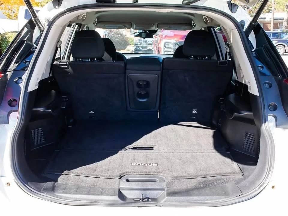 2020 Nissan Rogue - Image 16 of 16