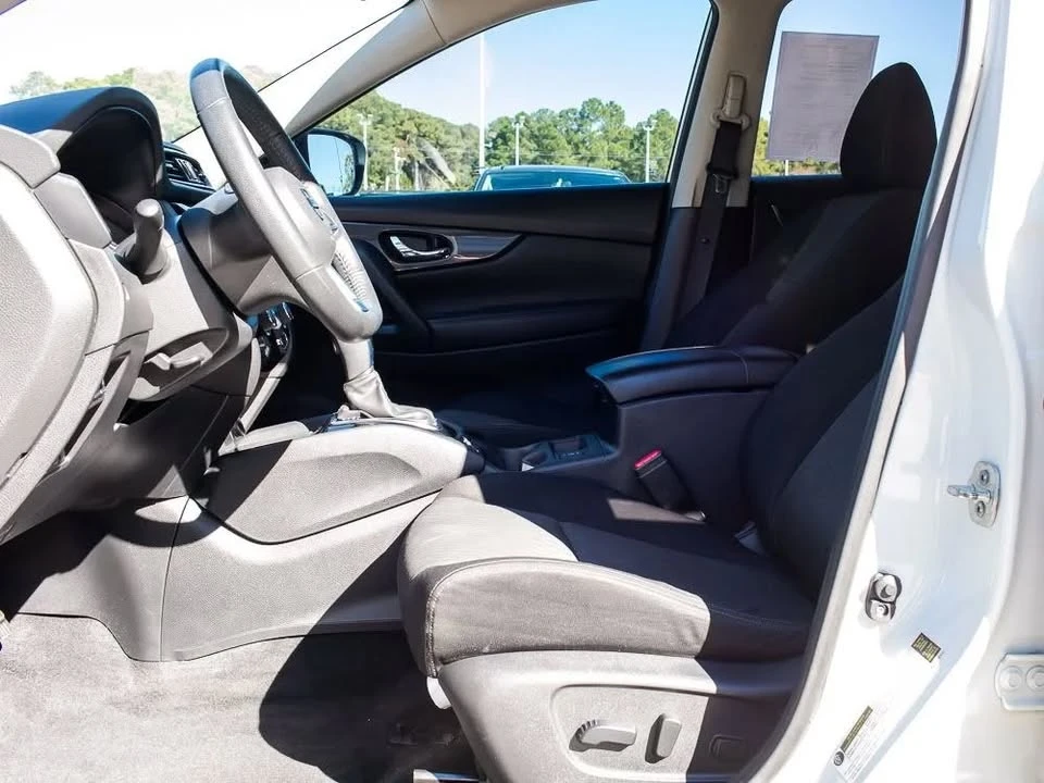 2020 Nissan Rogue - Image 13 of 16