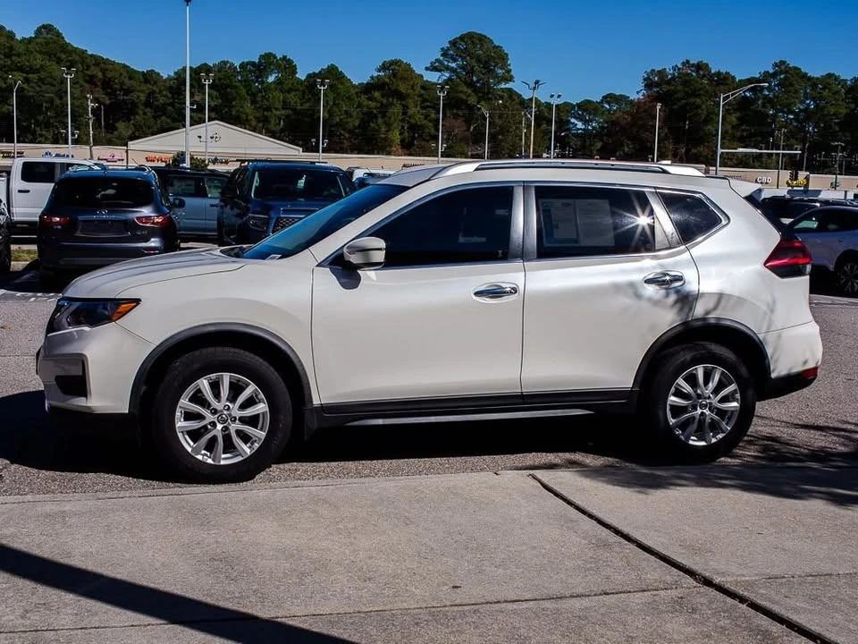 2020 Nissan Rogue - Image 3 of 16