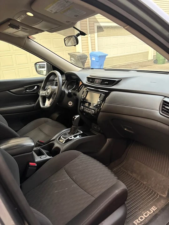 2020 Nissan Rogue - Image 5 of 10