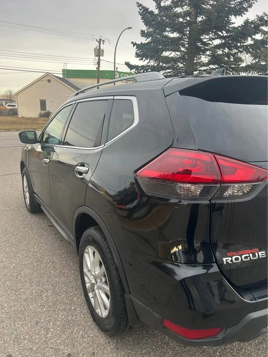2020 Nissan Rogue - Image 7 of 13