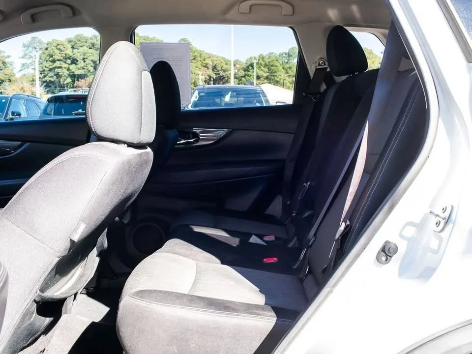 2020 Nissan Rogue - Image 12 of 16