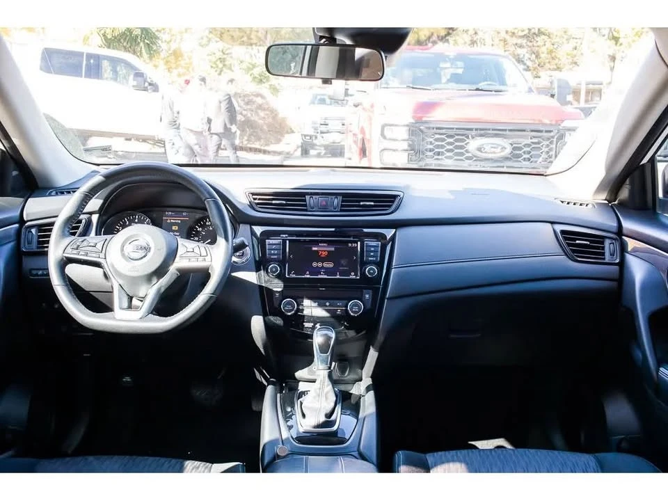 2020 Nissan Rogue - Image 8 of 16