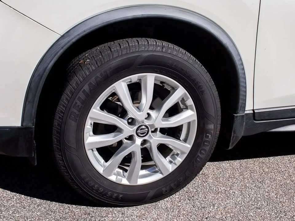 2020 Nissan Rogue - Image 5 of 16