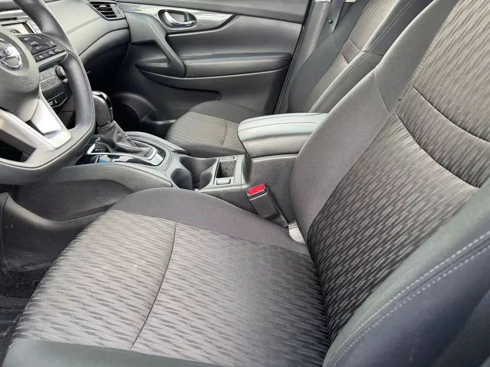 2020 Nissan Rogue - Image 10 of 20