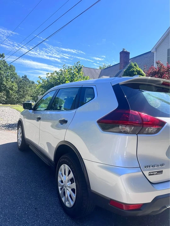 2020 Nissan Rogue - Image 6 of 7