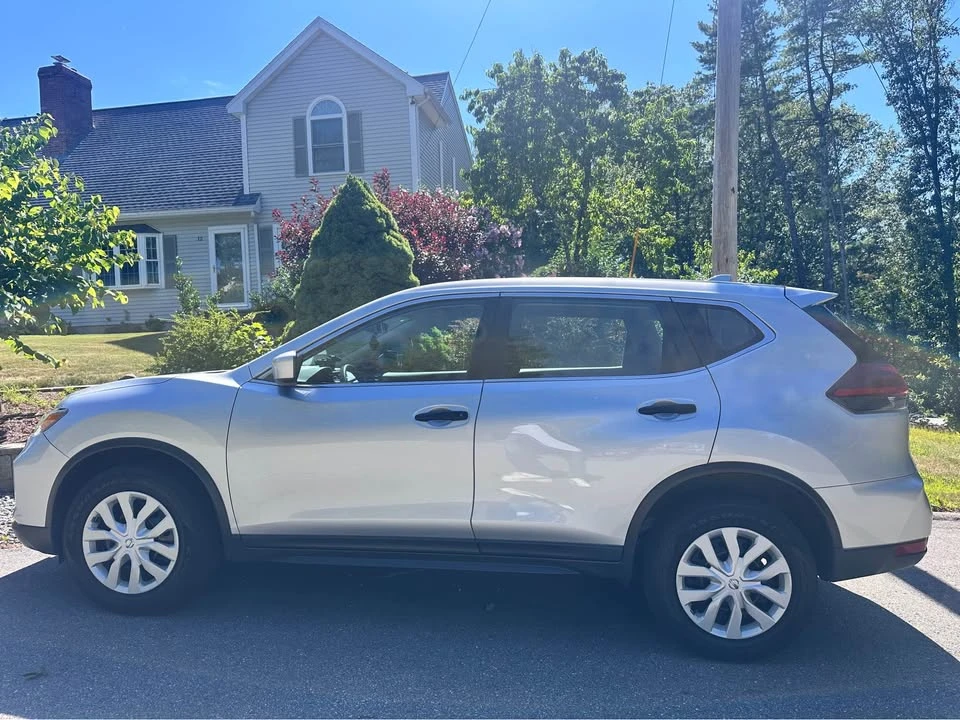 2020 Nissan Rogue - Image 2 of 7
