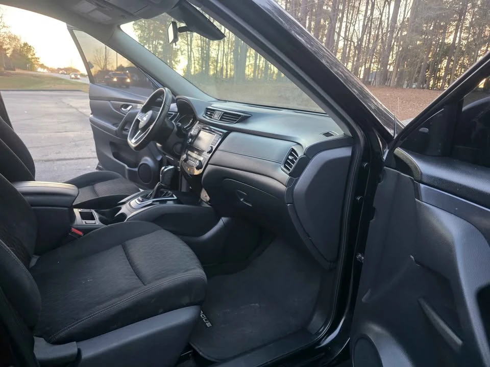2020 Nissan Rogue - Image 16 of 16