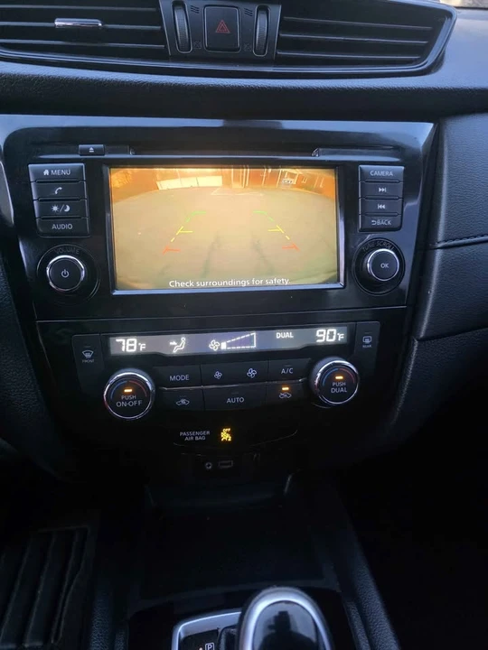 2020 Nissan Rogue - Image 11 of 16