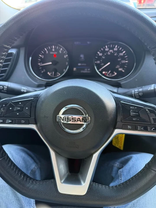 2020 Nissan Rogue - Image 7 of 18