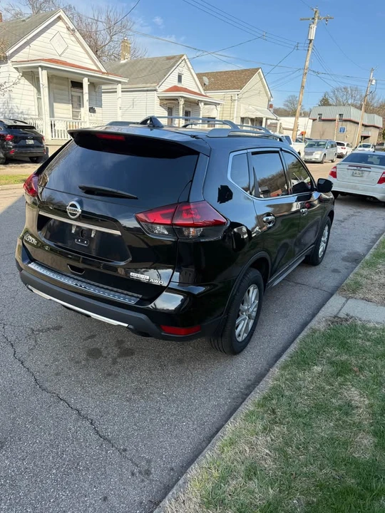 2020 Nissan Rogue - Image 10 of 18