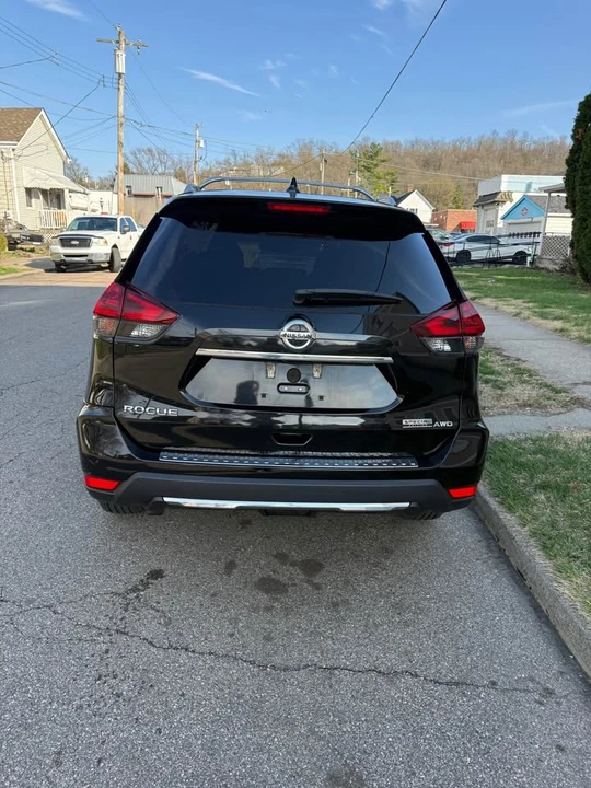 2020 Nissan Rogue - Image 14 of 18