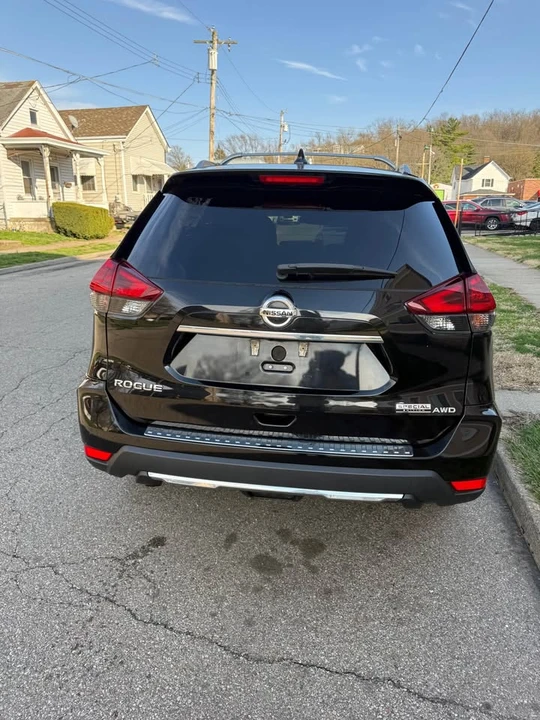 2020 Nissan Rogue - Image 12 of 18