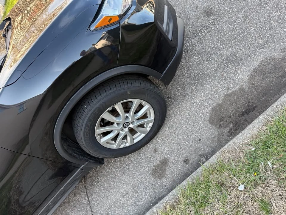 2020 Nissan Rogue - Image 9 of 18