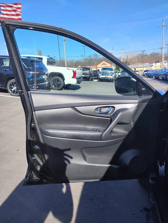 2020 Nissan Rogue - Image 12 of 19