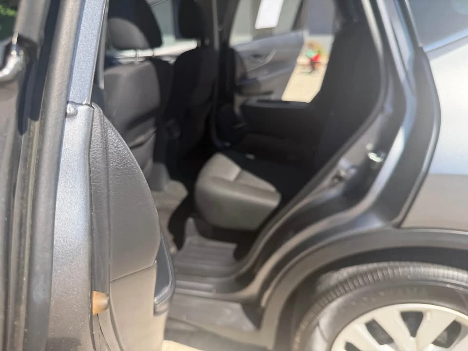 2020 Nissan Rogue - Image 9 of 10