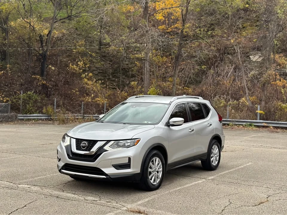 2020 Nissan Rogue - Image 2 of 19
