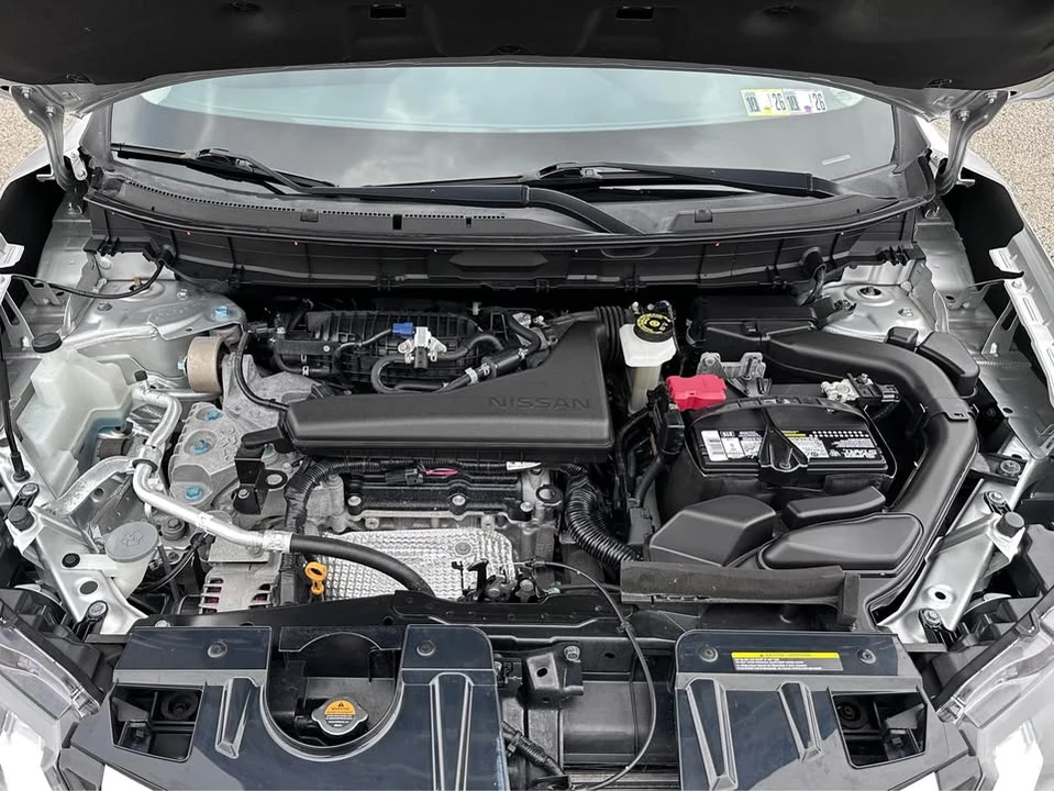 2020 Nissan Rogue - Image 16 of 19