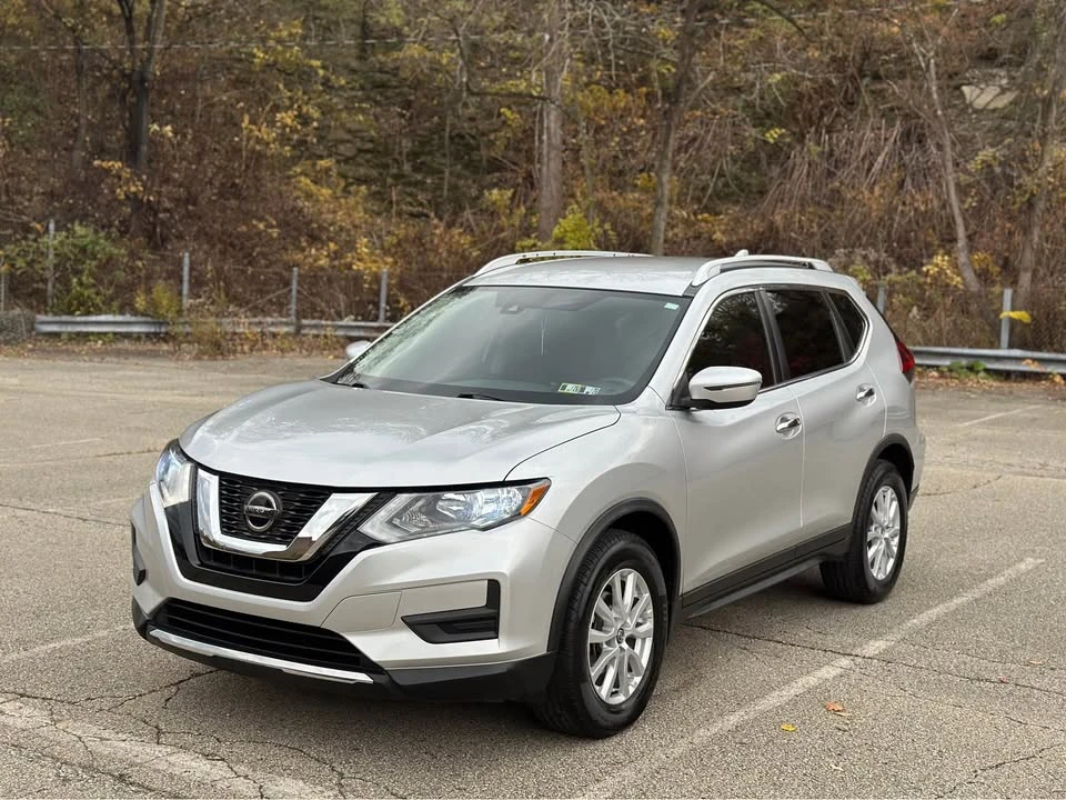 2020 Nissan Rogue - Image 11 of 19