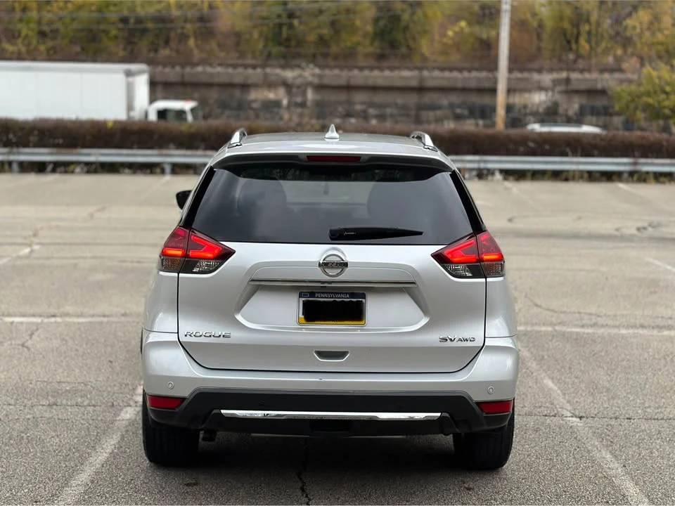 2020 Nissan Rogue - Image 7 of 19
