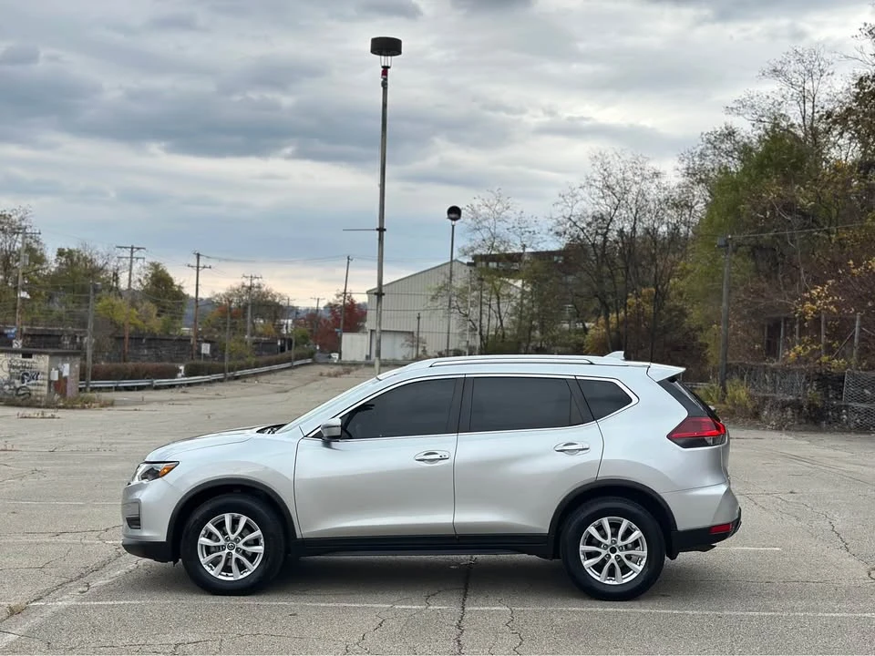 2020 Nissan Rogue - Image 8 of 19