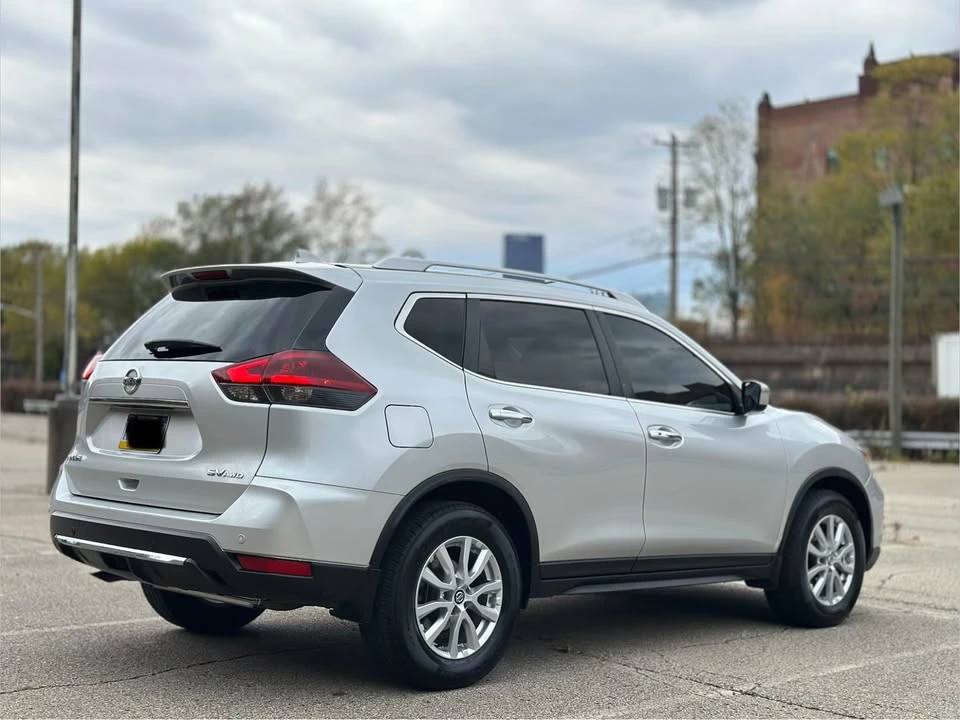 2020 Nissan Rogue - Image 10 of 19