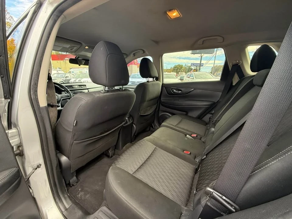 2020 Nissan Rogue - Image 8 of 11