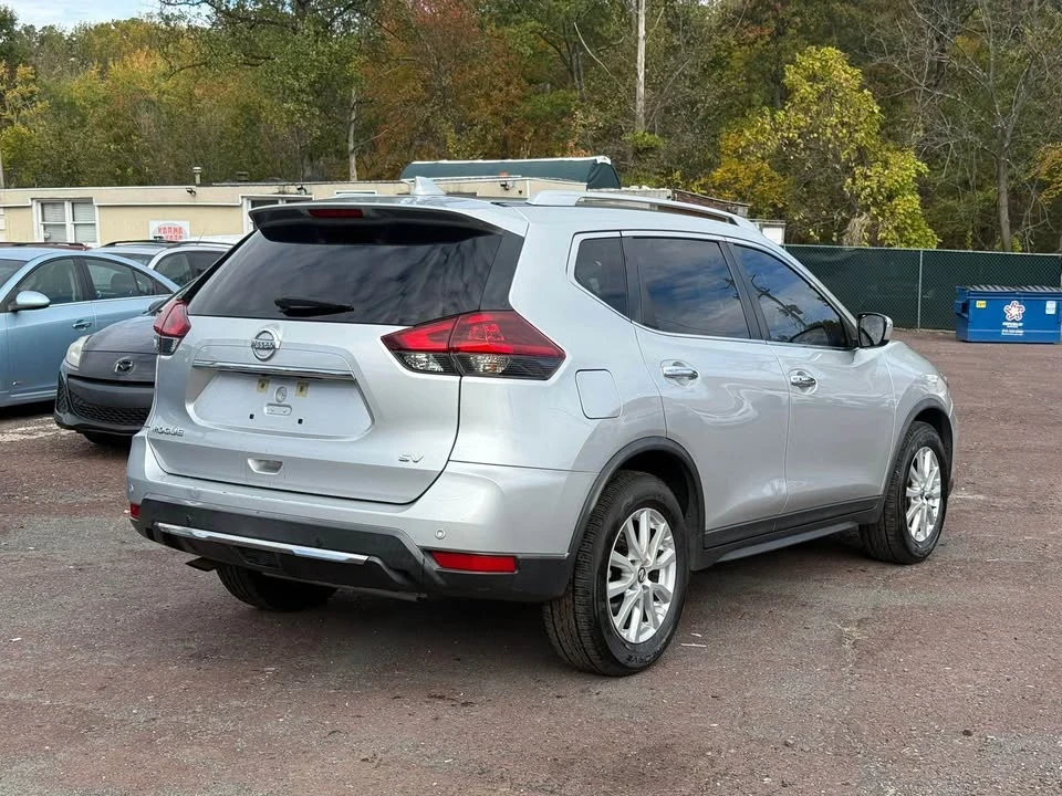 2020 Nissan Rogue - Image 4 of 11