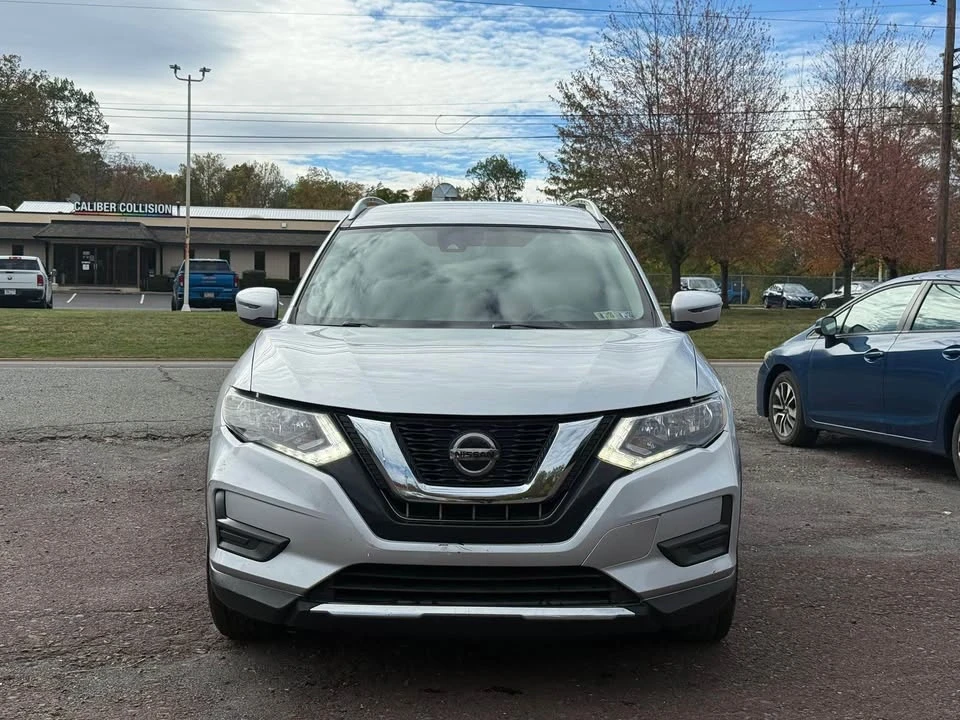 2020 Nissan Rogue - Image 3 of 11